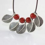 Colier handmade la baza gatului