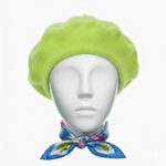 set bască damă verde fistic și eșarfă mică