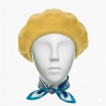 set bască damă culoare muștar și eșarfă mică