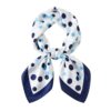 esarfa satin alba cu buline albastre 50x50 cm