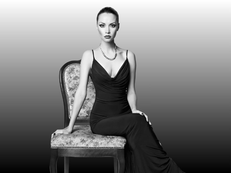 Bijuterii pentru rochii decoltate